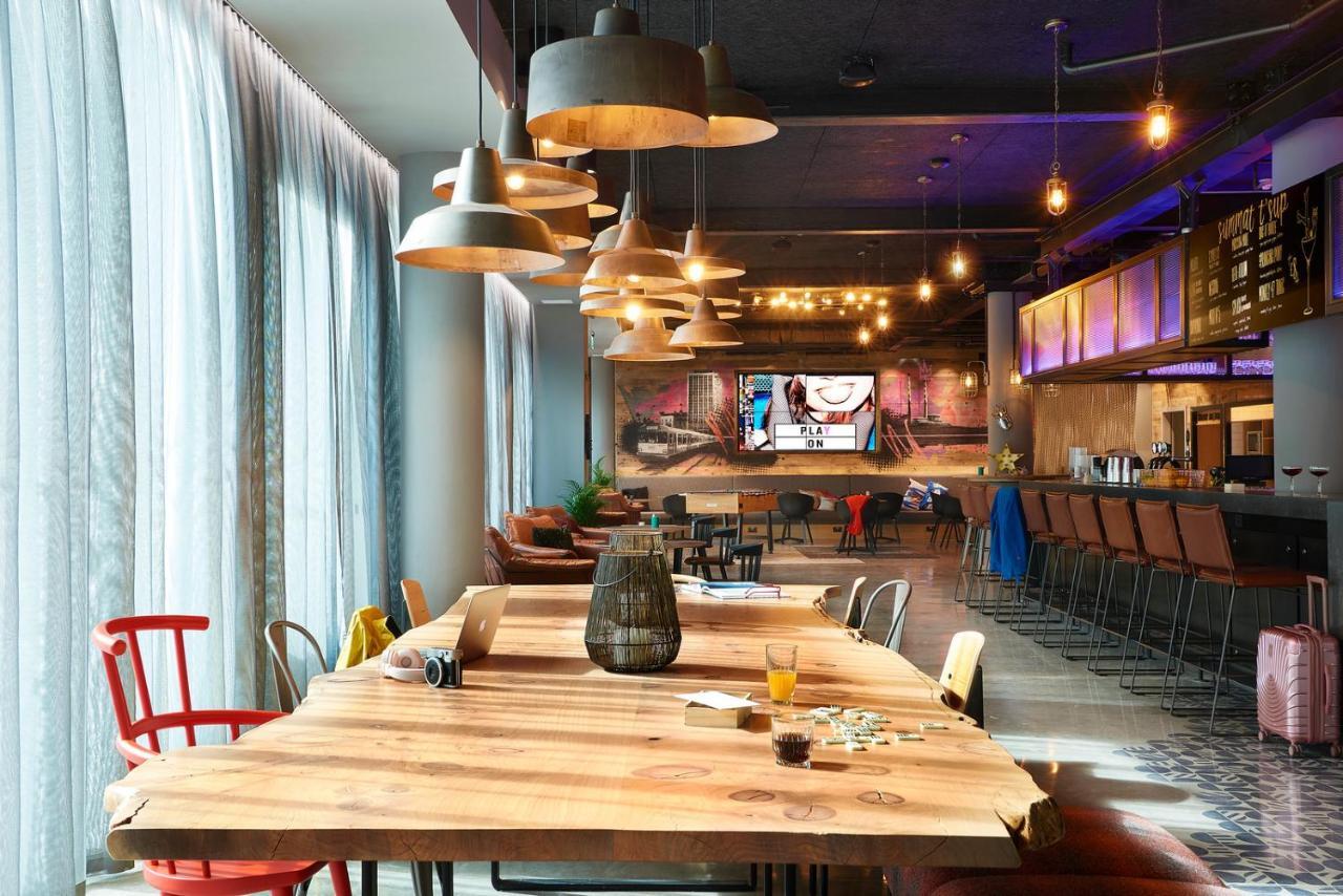 Moxy Dublin City Exterior photo